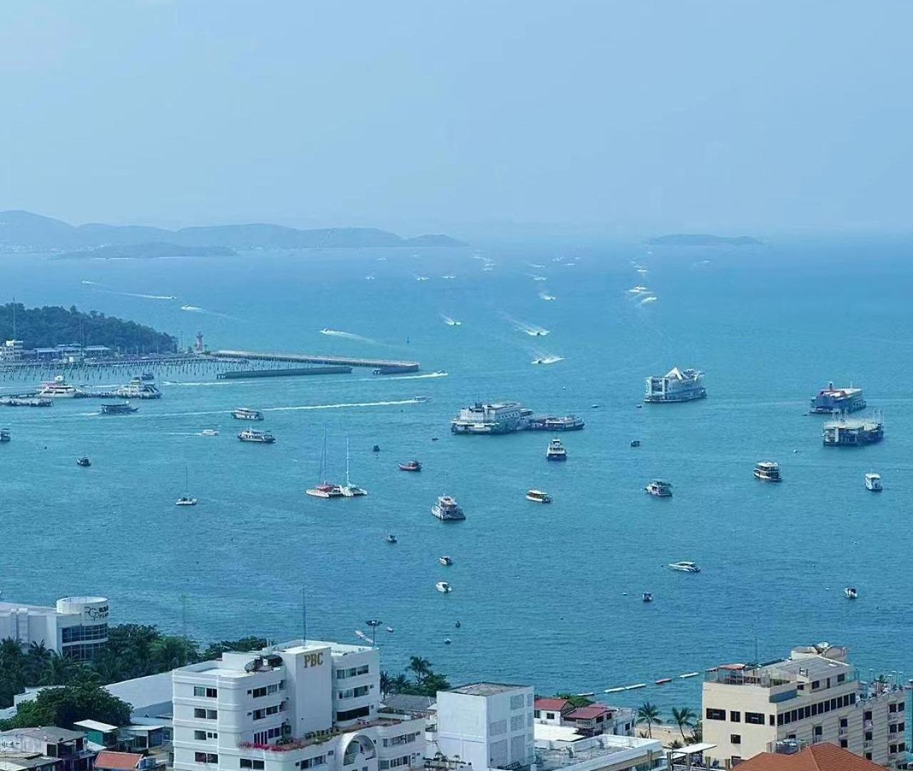 The Base一居室边上海滩，商场步行街 อพาร์ทเม้น Pattaya