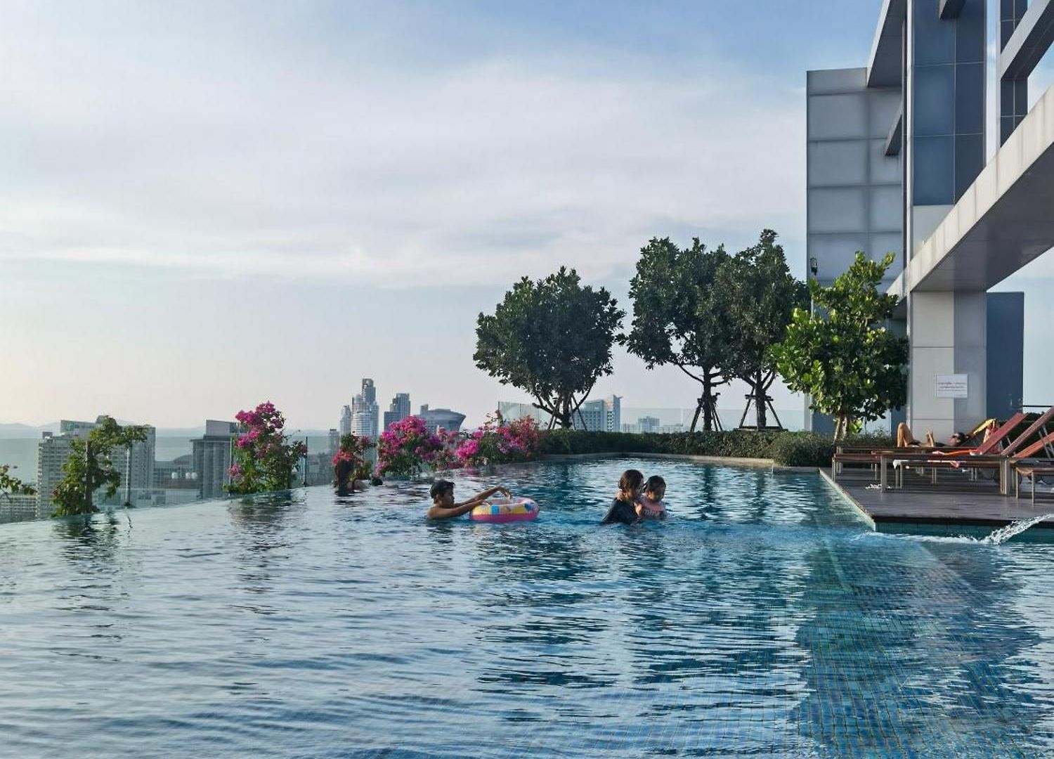 อพาร์ทเม้น Centric Sea 中心海网红公寓