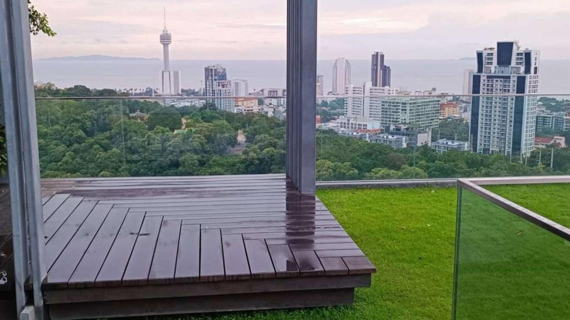 Unixx Center High Floor Sea View07