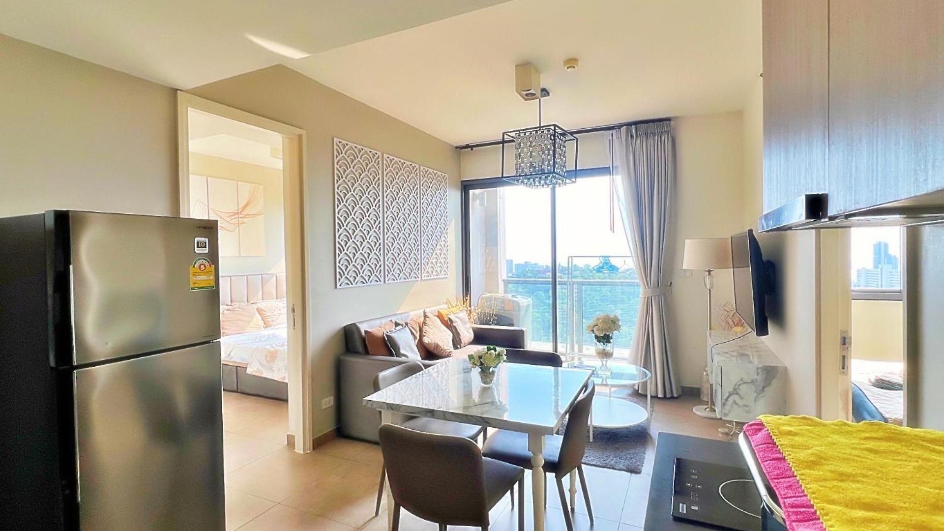 Seaside Haven: 2-bedroom Ocean View Retreat Apartment Pattaya