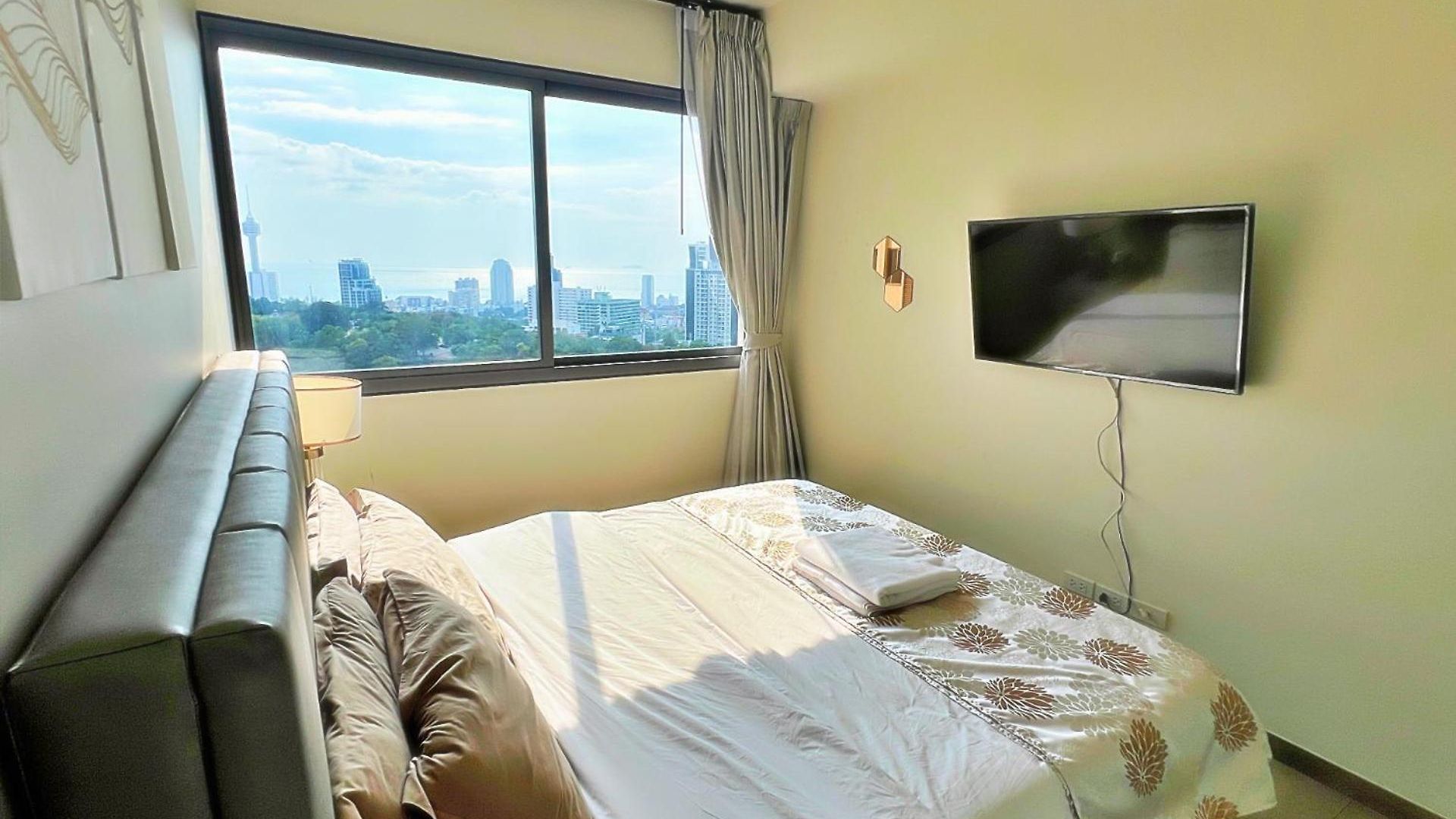 Seaside Haven: 2-bedroom Ocean View Retreat Pattaya