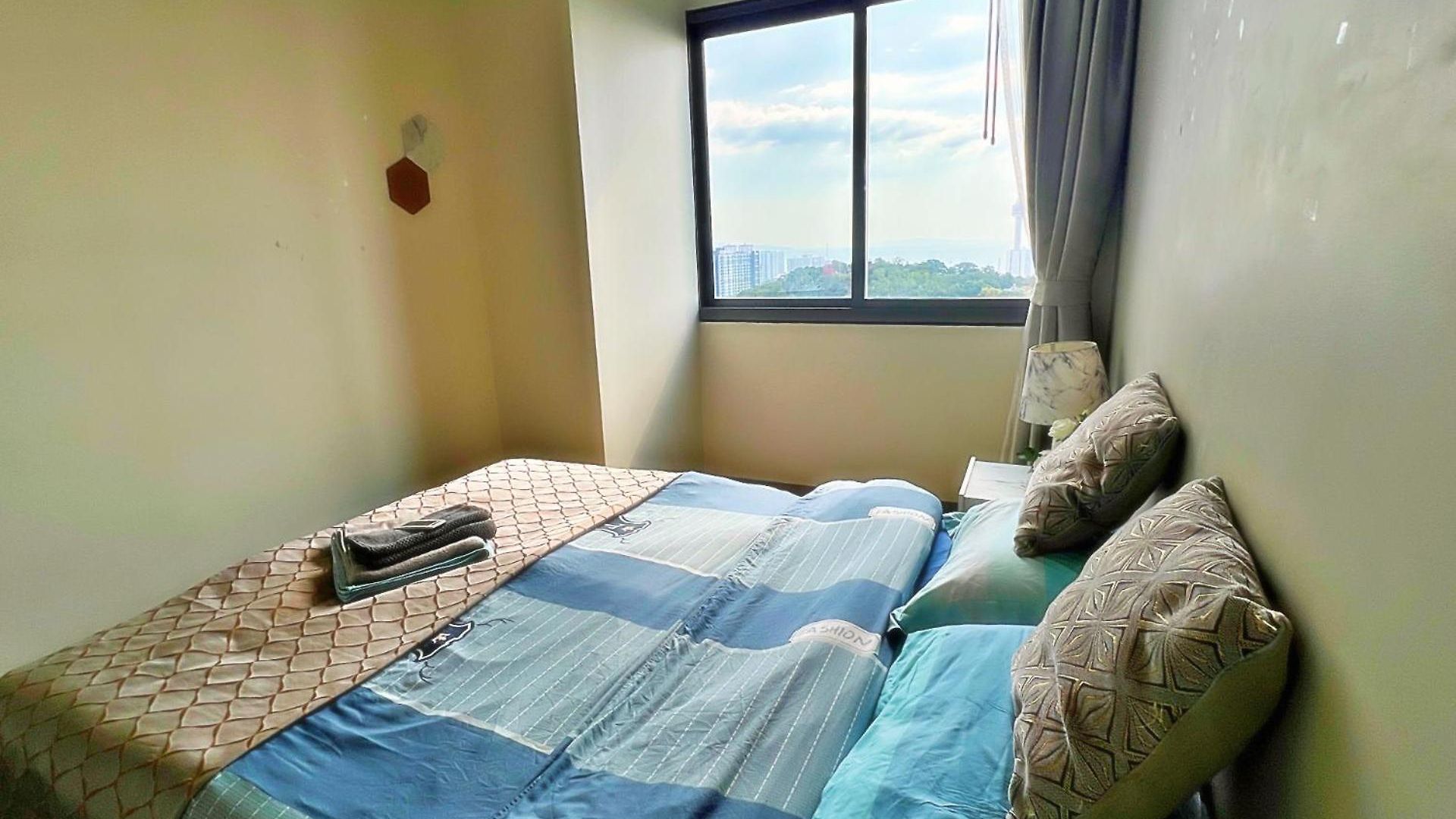 Apartment Seaside Haven: 2-bedroom Ocean View Retreat
