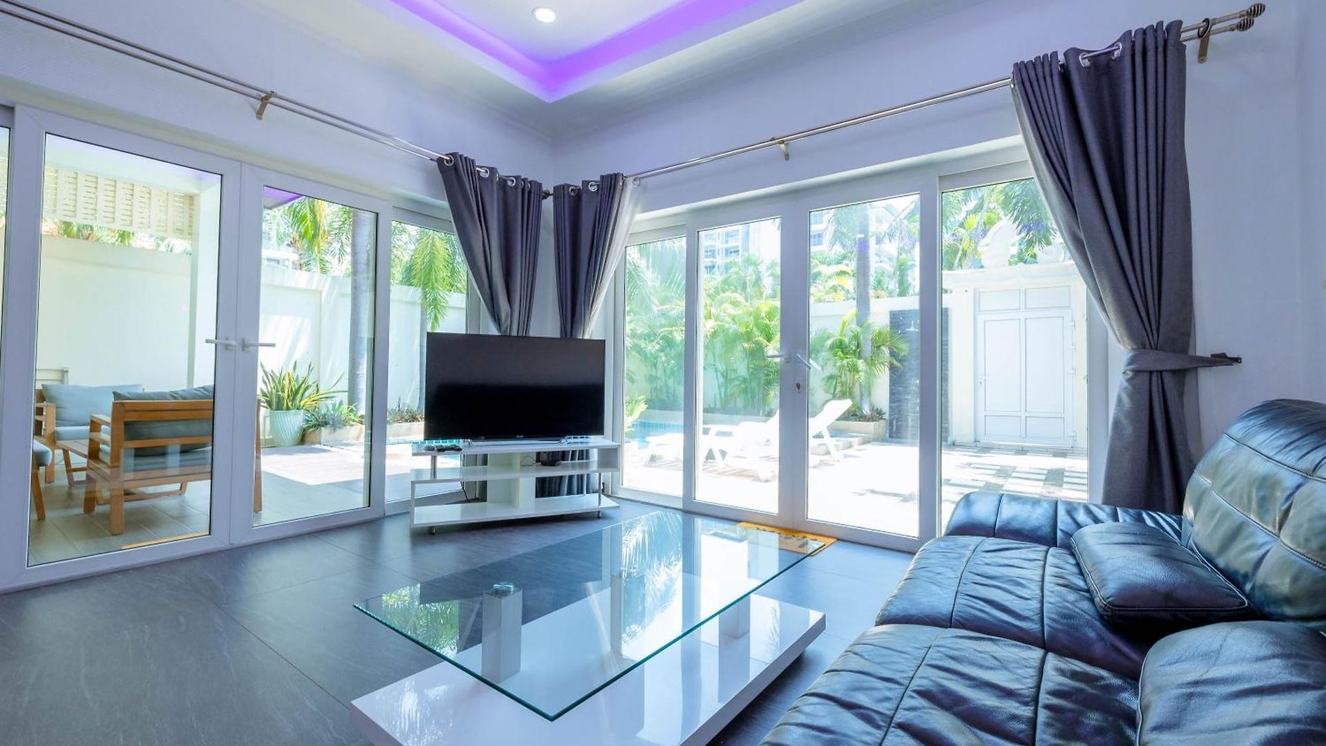 Majestic 1bedroom Poolvilla28,beach Gate วิลล่า Pattaya