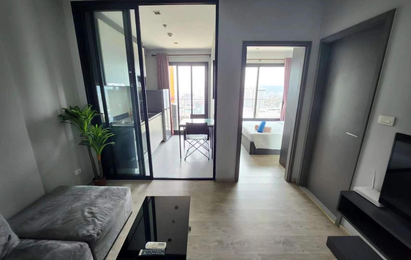 泰国芭提雅thebase无边游泳池公寓 Apartment Pattaya