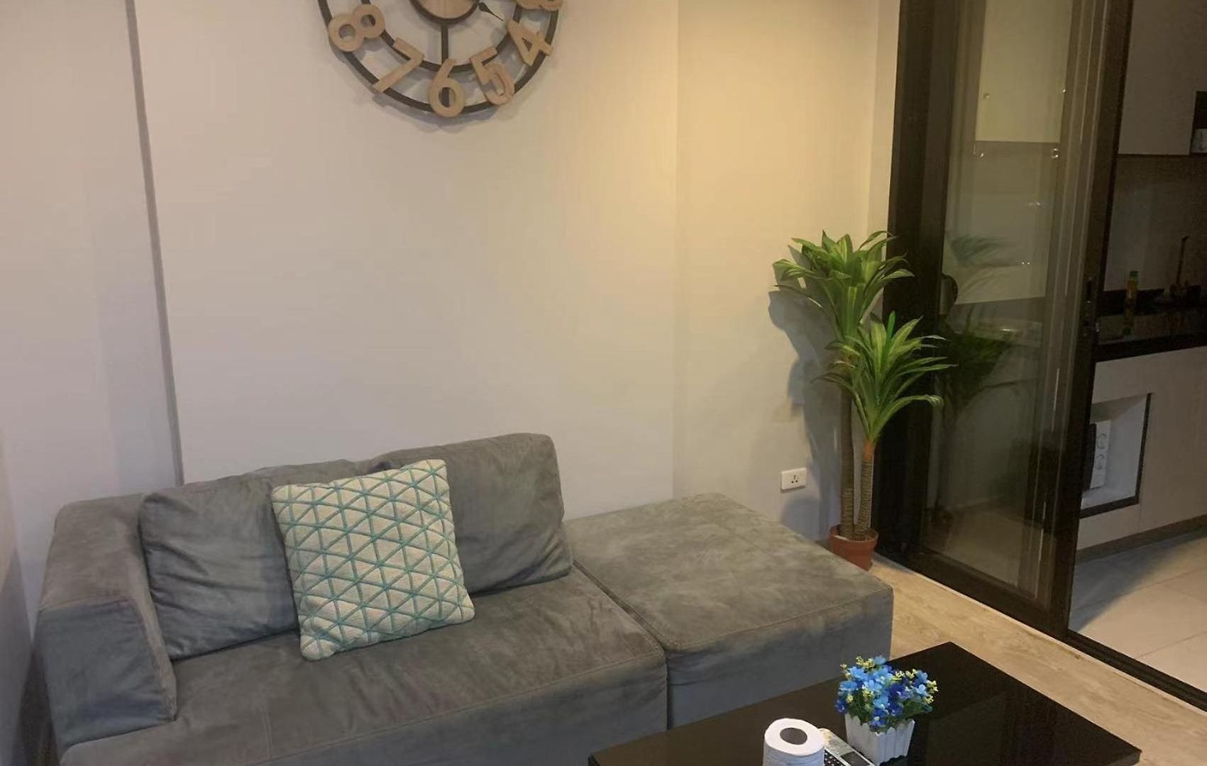 泰国芭提雅thebase无边游泳池公寓 Apartment