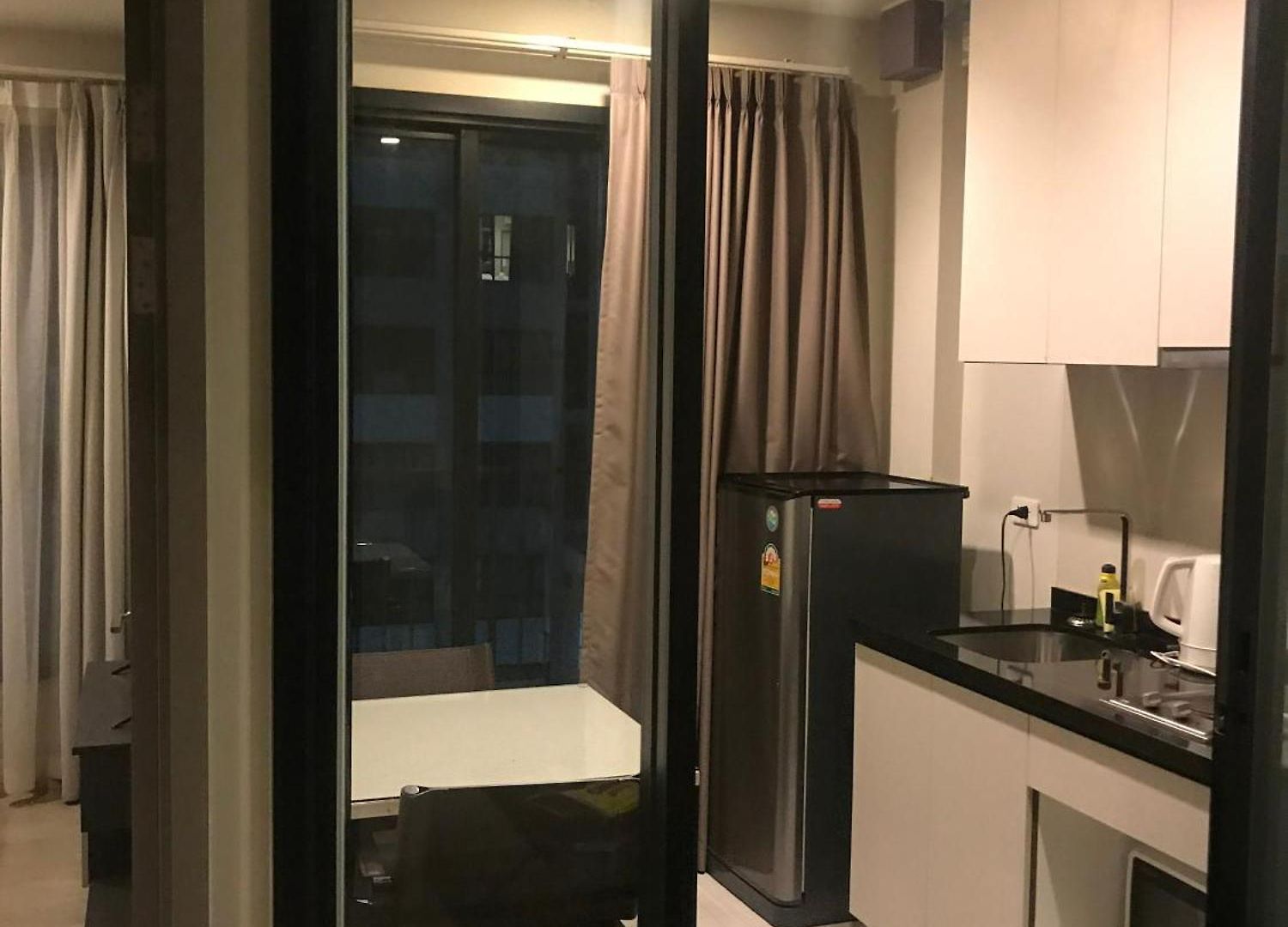 Apartment 泰国芭提雅thebase无边游泳池公寓 Pattaya