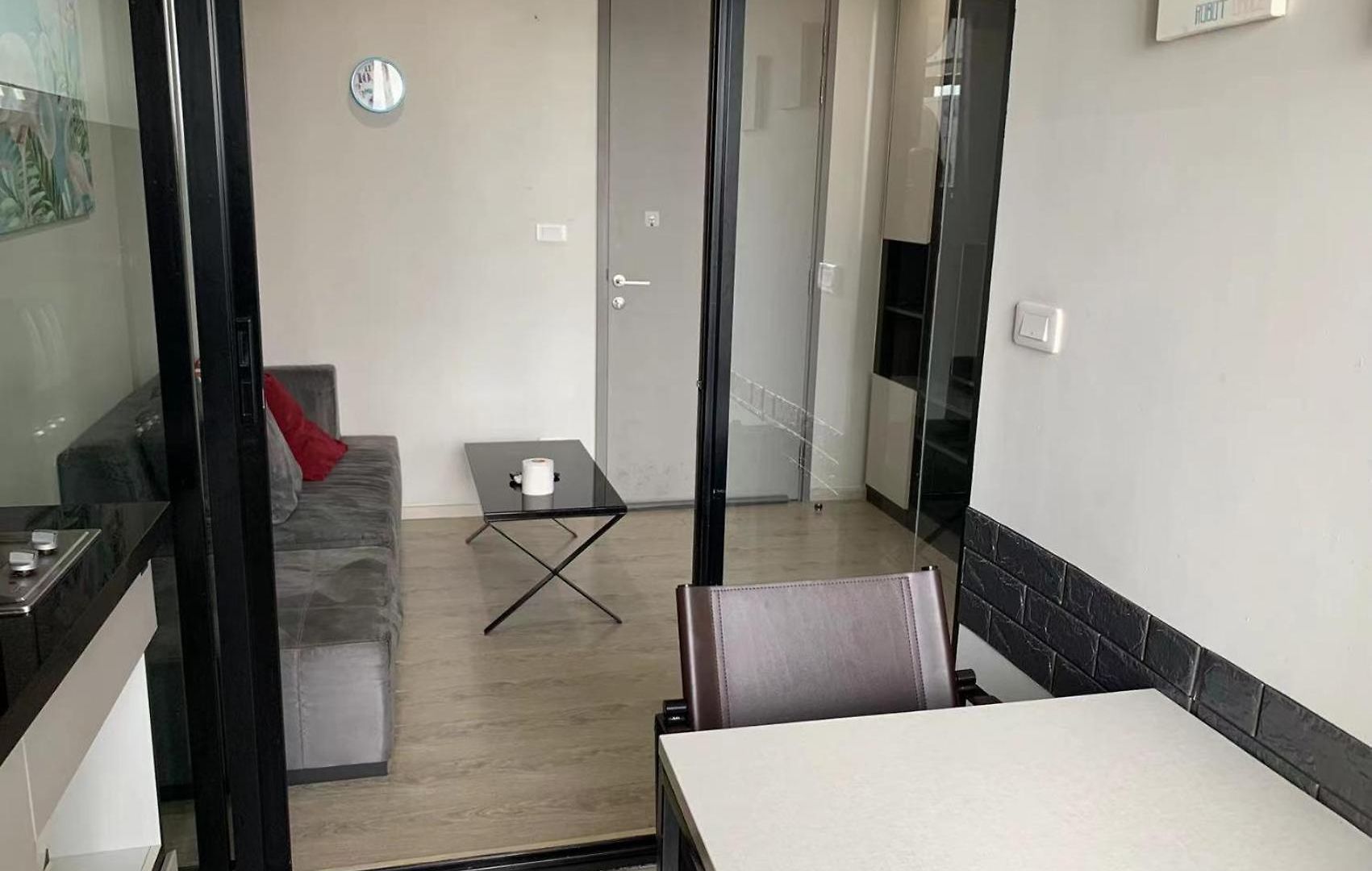 Apartment 泰国芭提雅thebase无边游泳池公寓 *