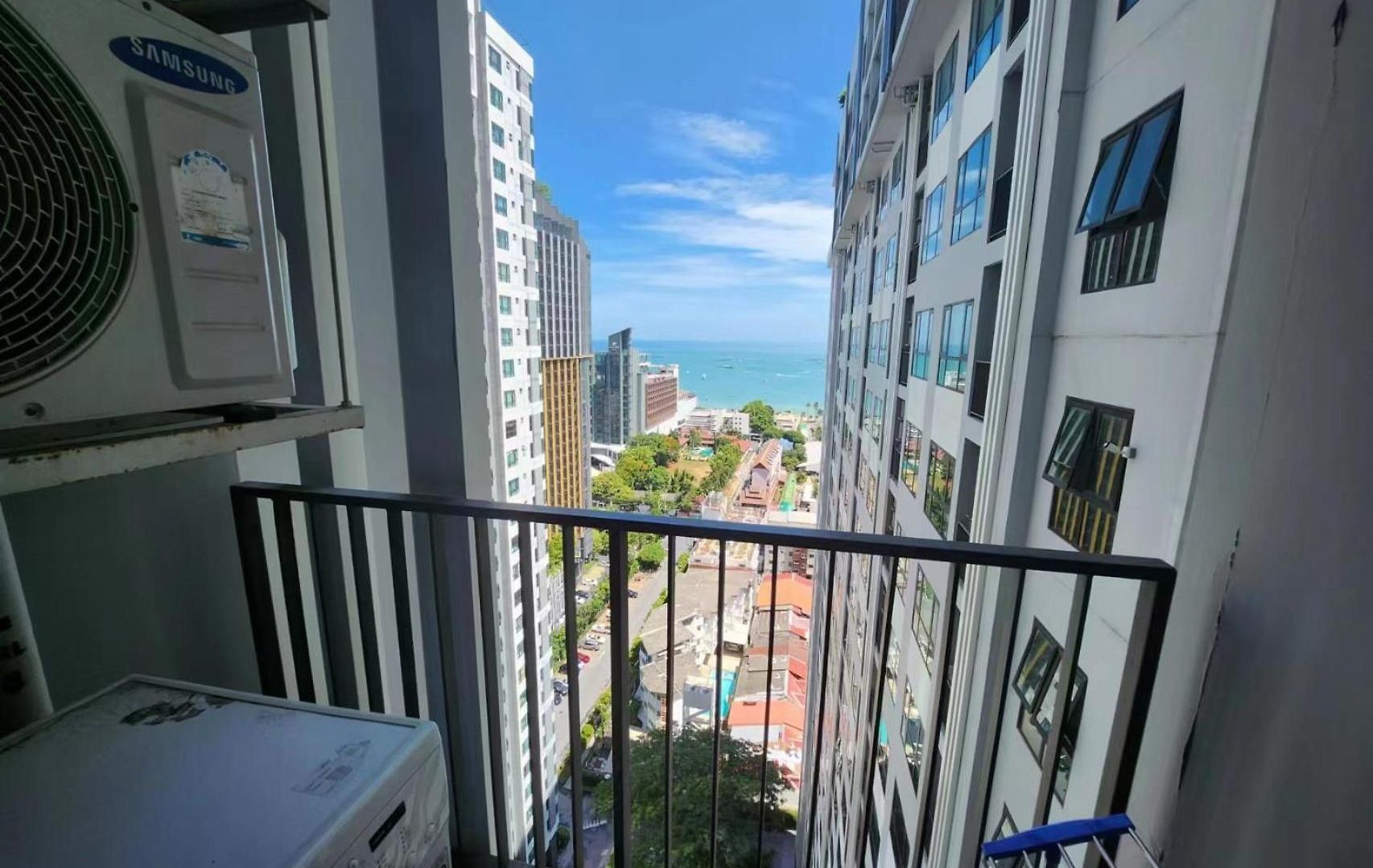 泰国芭提雅thebase无边游泳池公寓 Apartment Pattaya
