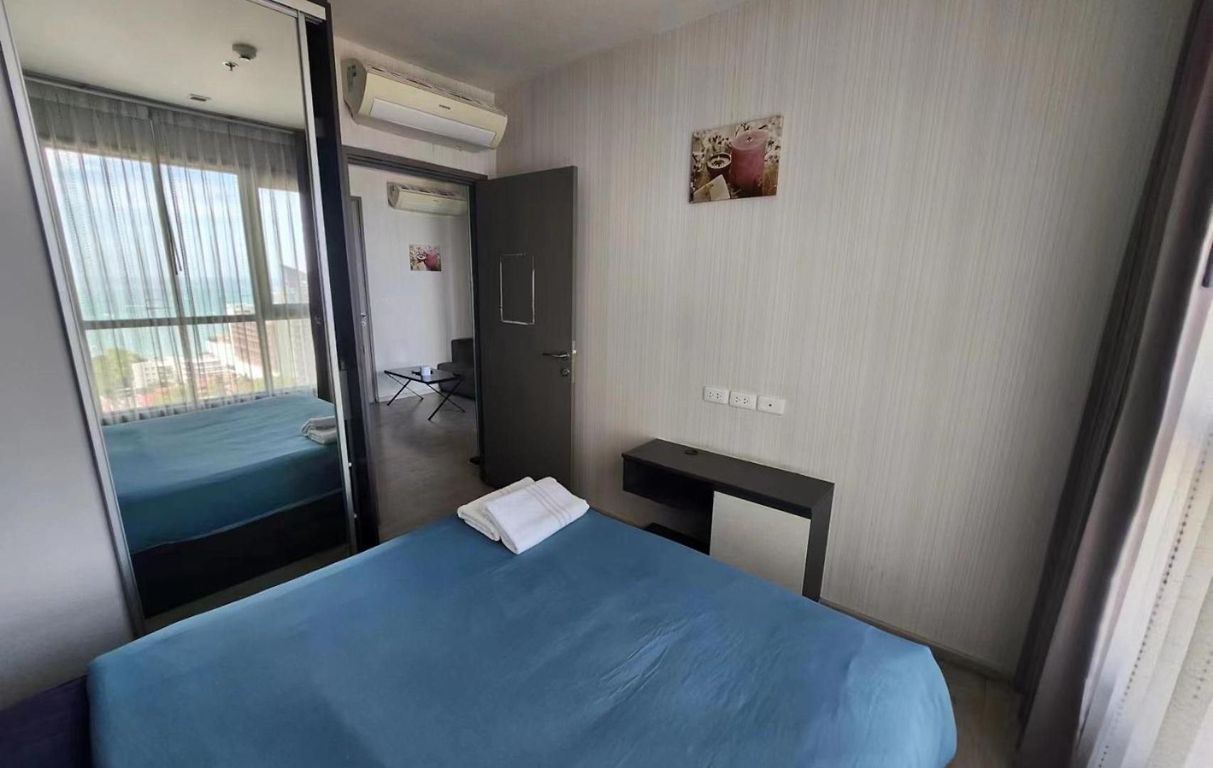 泰国芭提雅thebase无边游泳池公寓 Apartment