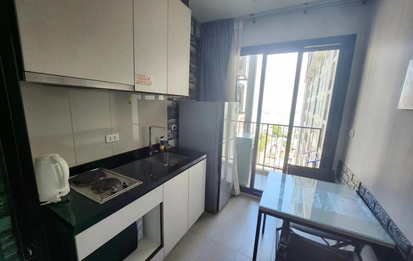 泰国芭提雅thebase无边游泳池公寓 Apartment *