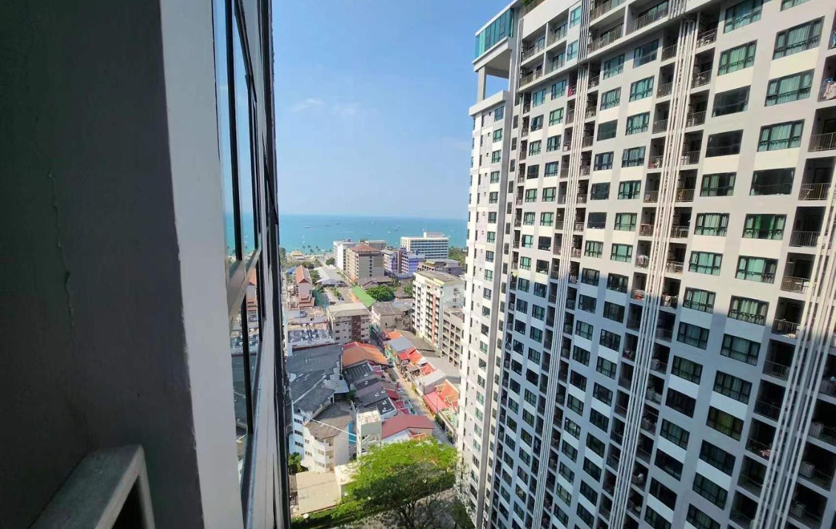 Infinity Pool One Bedroom Apartment Pattaya