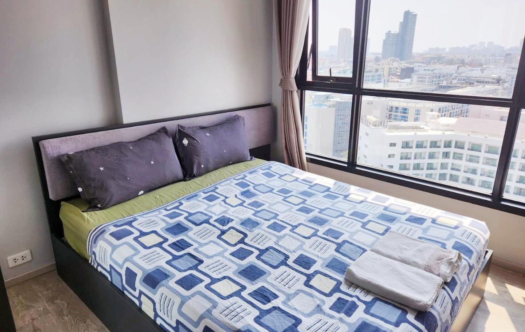 芭提雅双人精品公寓无边游泳池thebase中央基地 Apartment Pattaya