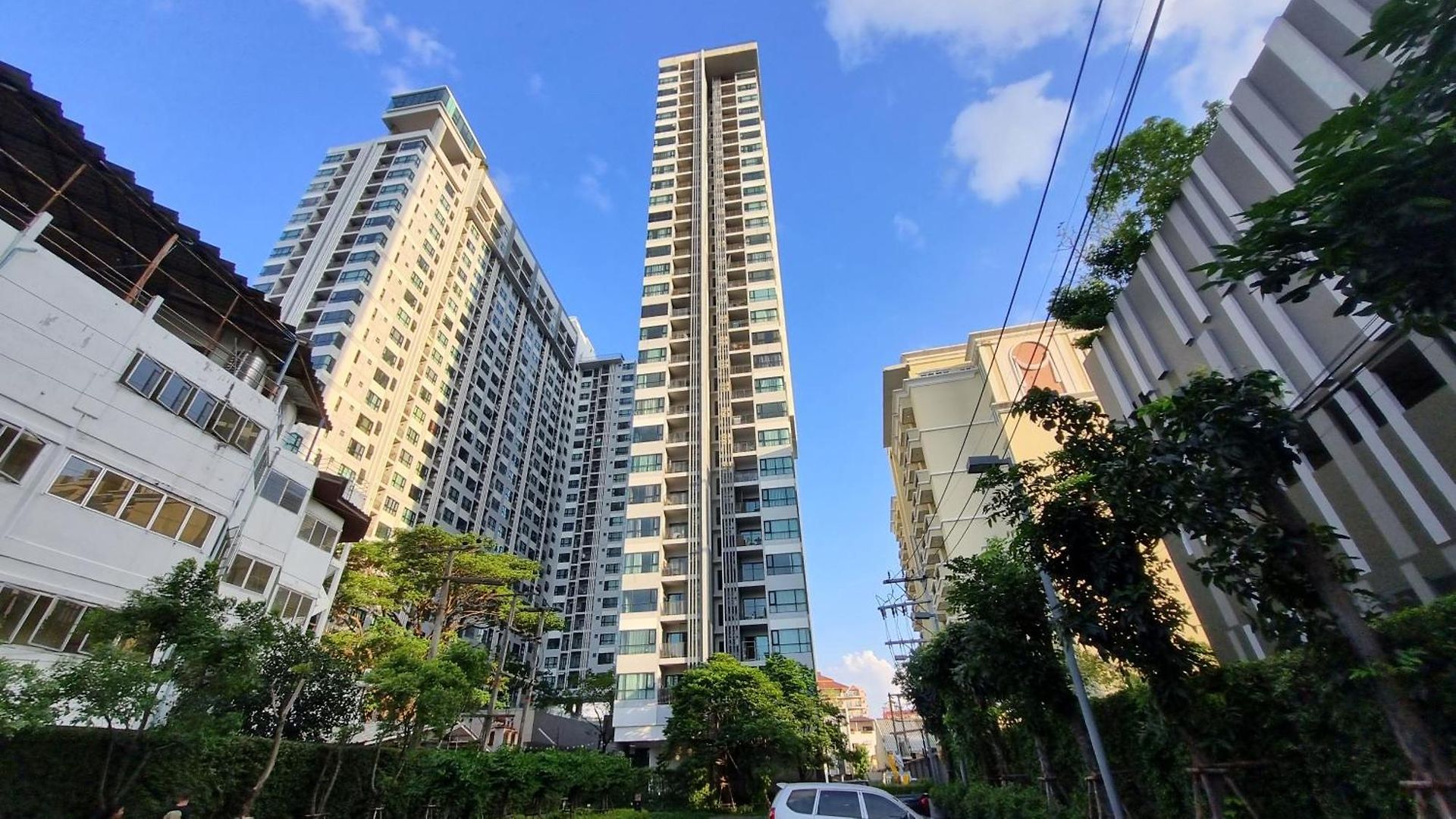 อพาร์ทเม้น The Base Location