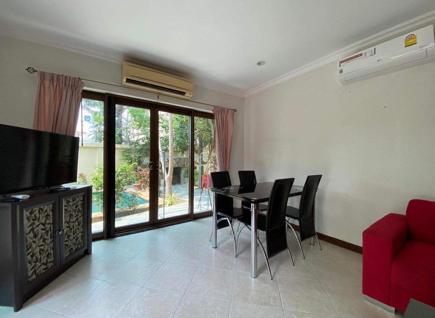 Luxury Semi-2bd Pool Near & Walking Street * Pattaya