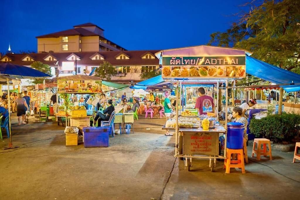 Luxury Semi-2bd Pool Near & Walking Street วิลล่า