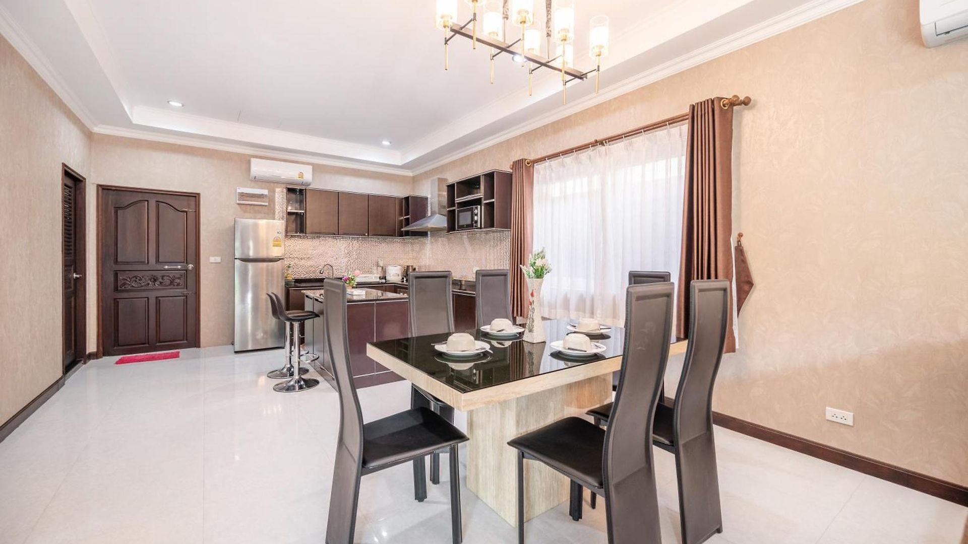 5 Mins Walk Coastal 3 Bdr Private Pool Villa *