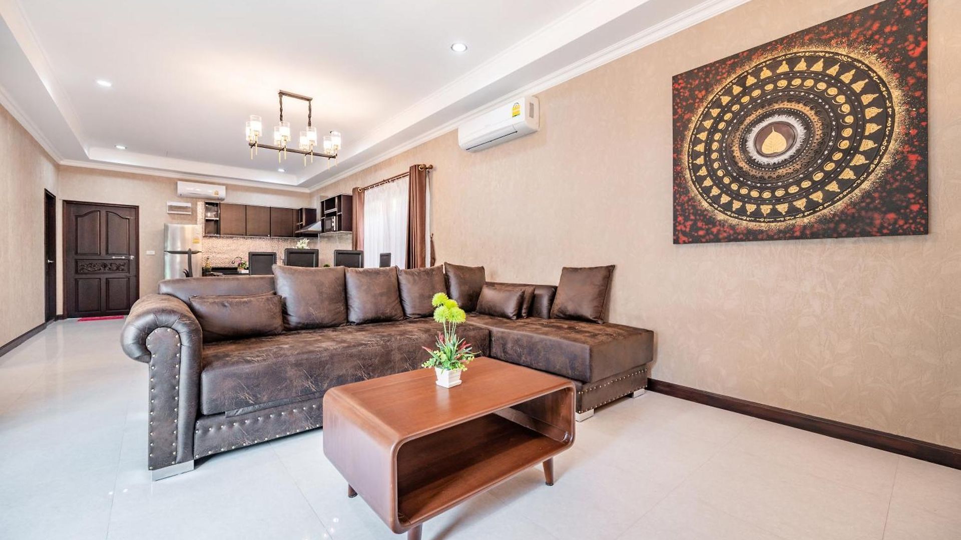 5 Mins Walk Coastal 3 Bdr Private Pool Pattaya