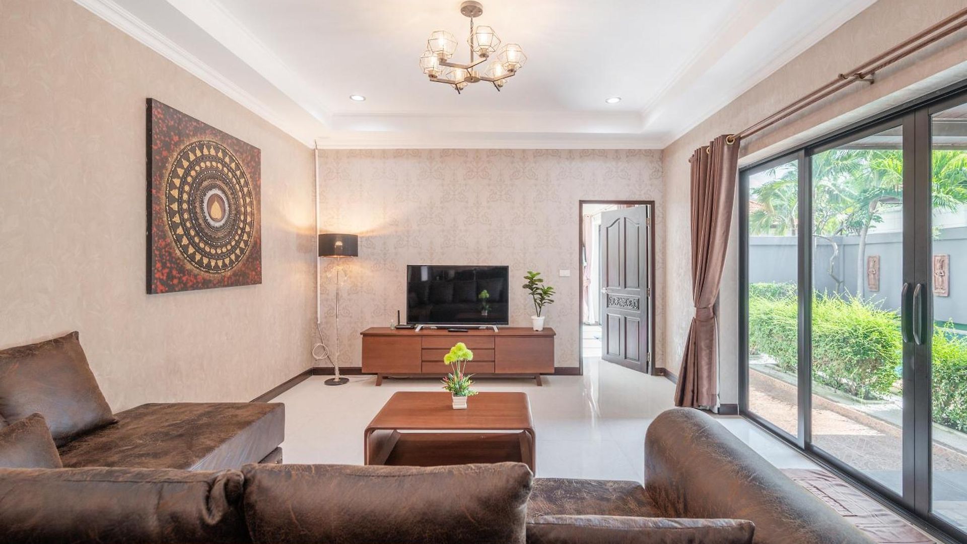 5 Mins Walk Coastal 3 Bdr Private Pool Villa *
