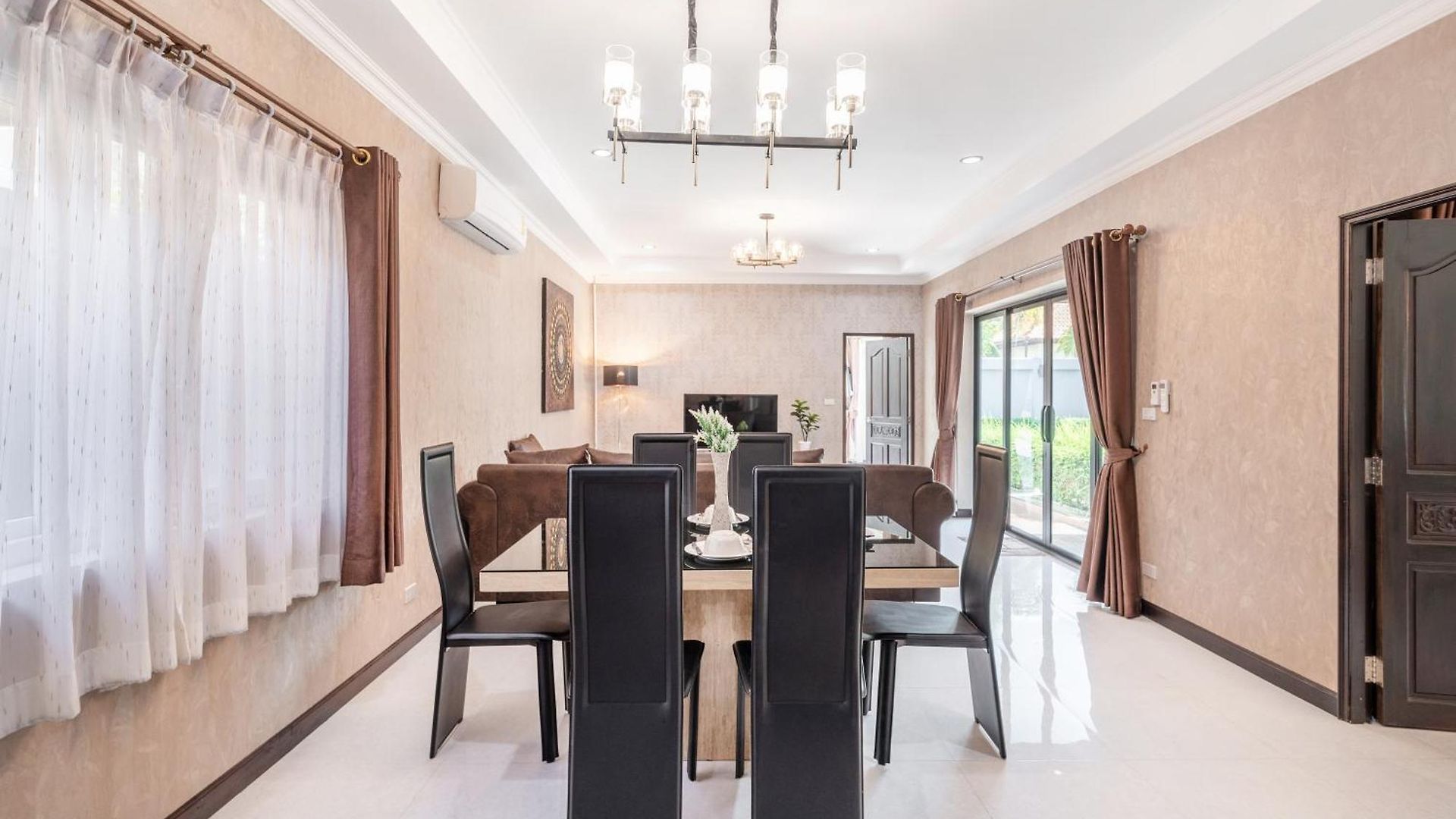 Villa 5 Mins Walk Coastal 3 Bdr Private Pool *