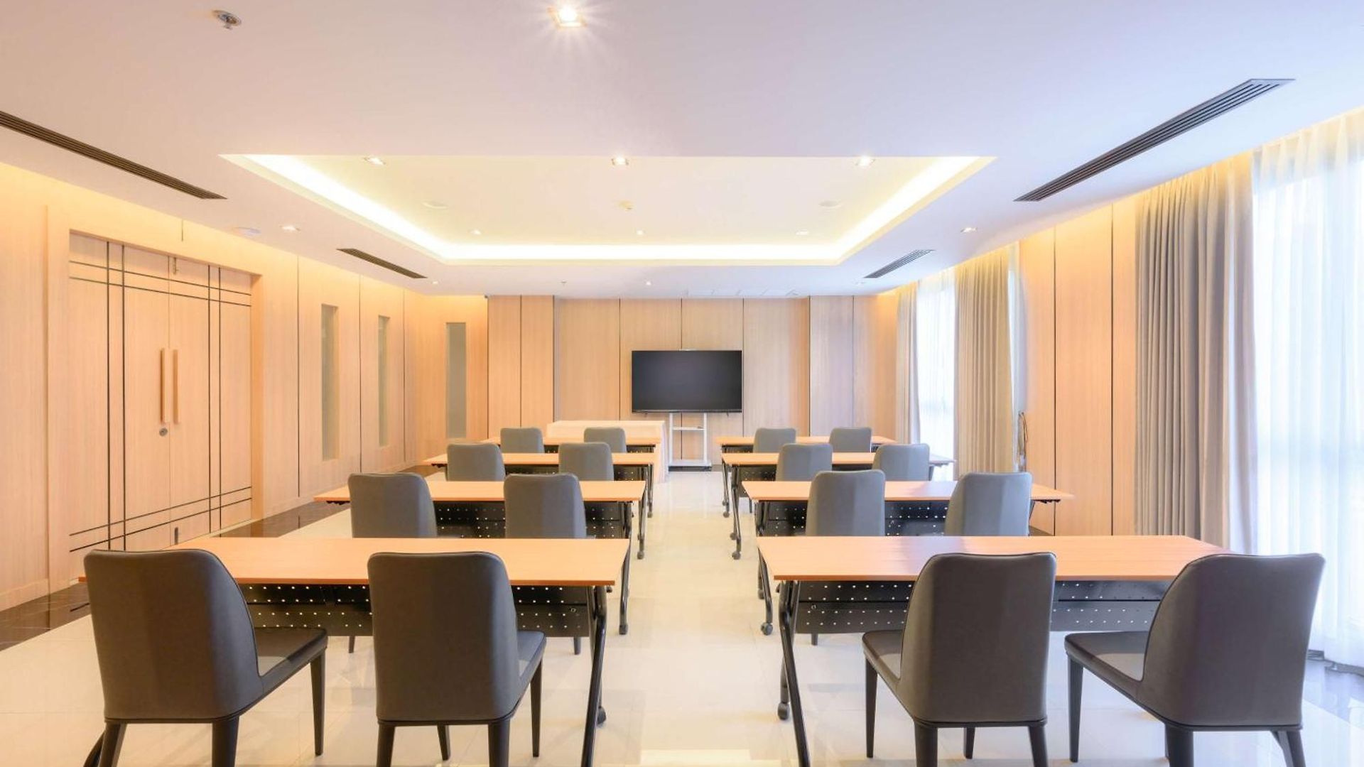 โรงแรม Lewit Pattaya, A Member Of Radisson Individuals 5*