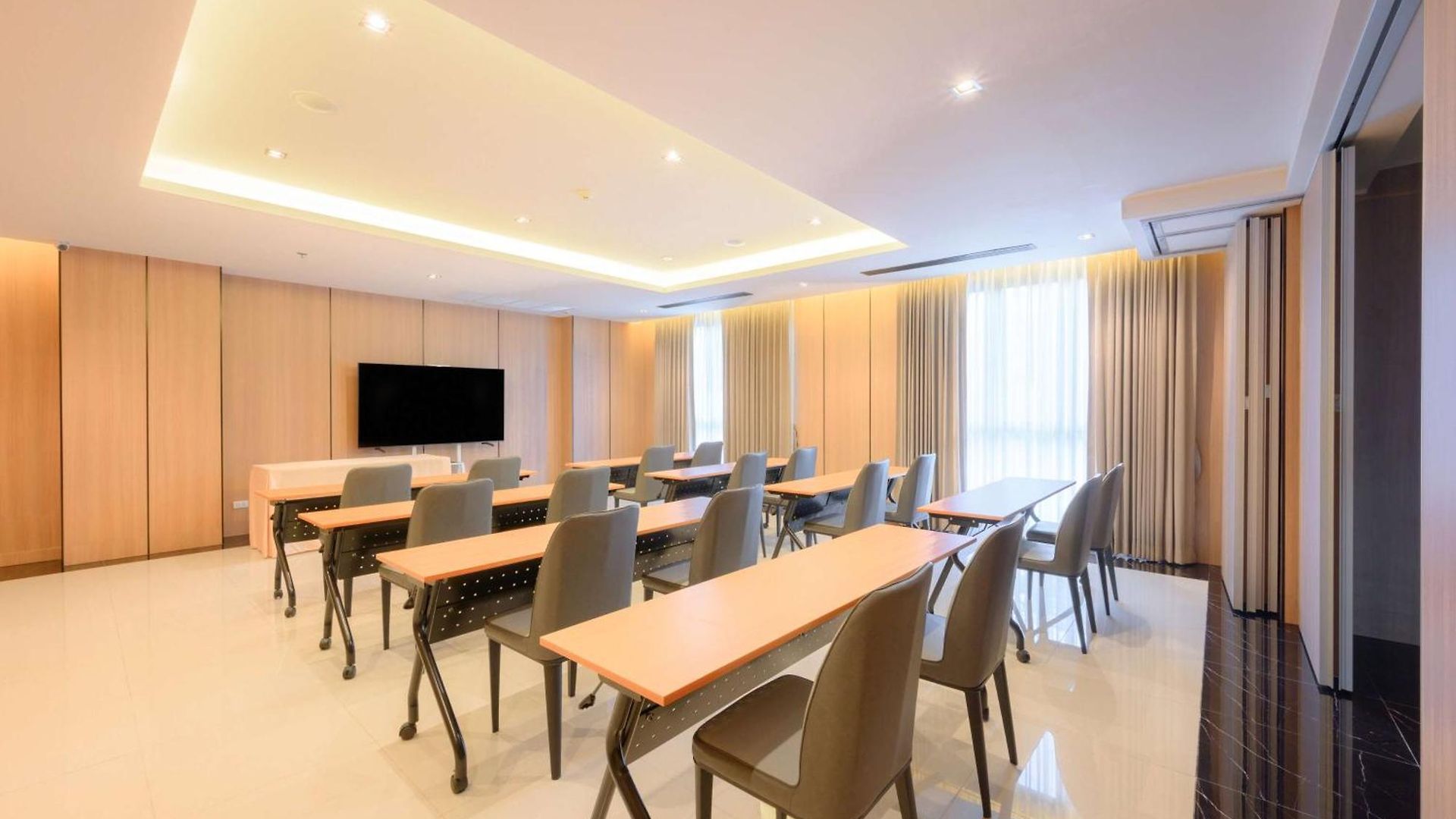 Lewit Pattaya, A Member Of Radisson Individuals 5* Pattaya