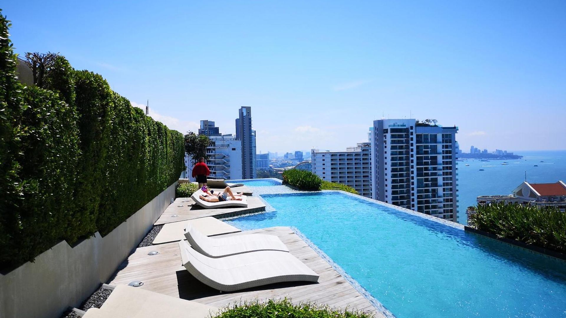อพาร์ทเม้น Wong Amat Luxury Condo--private *