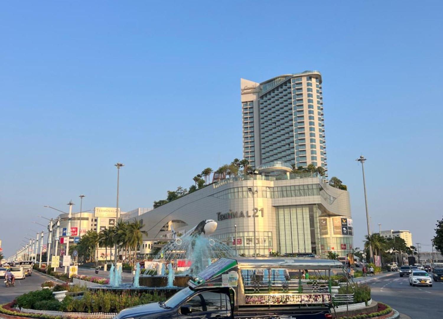 อพาร์ทเม้น Wong Amat Luxury Condo--private