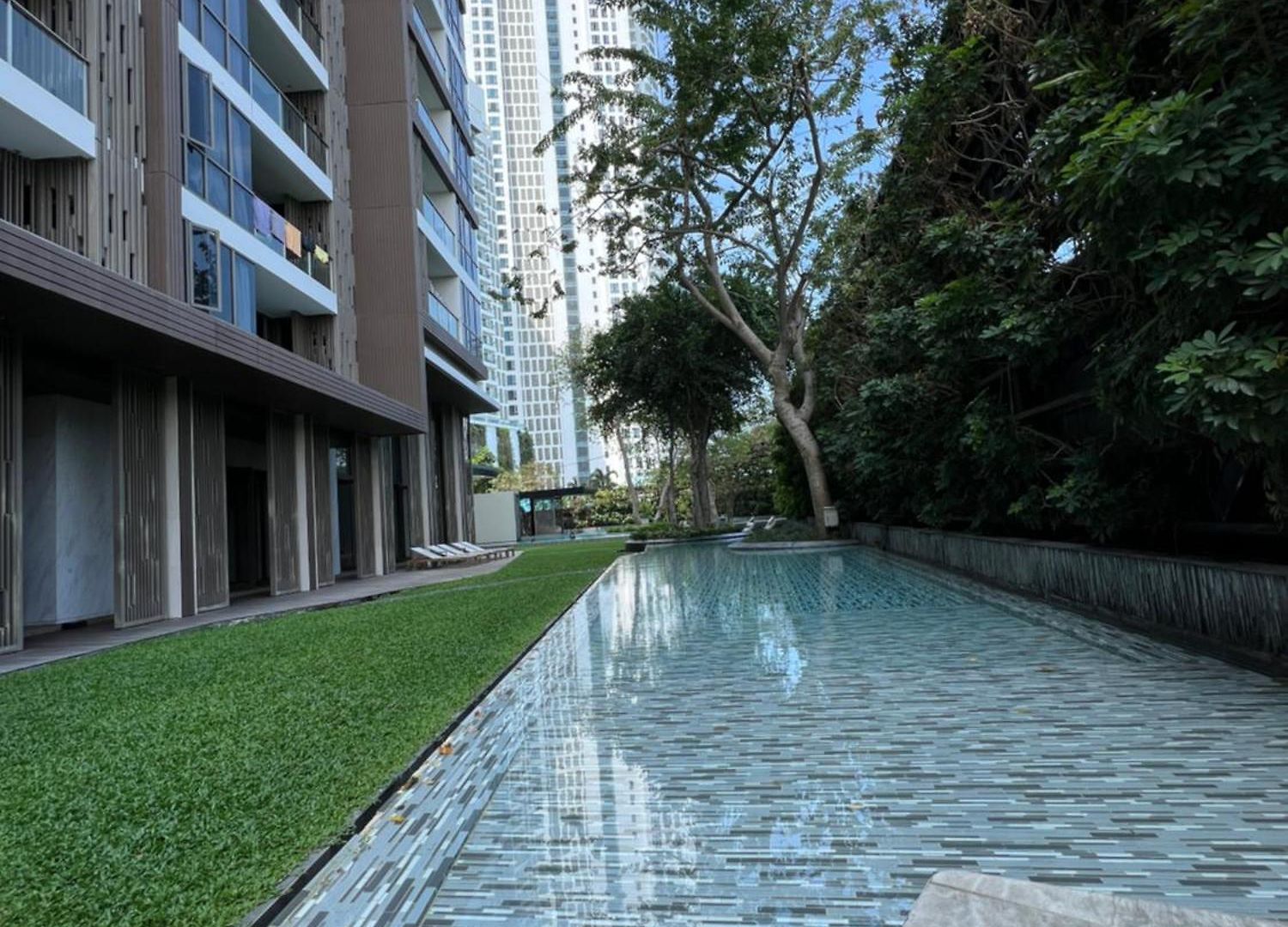 อพาร์ทเม้น Wong Amat Luxury Condo--private *