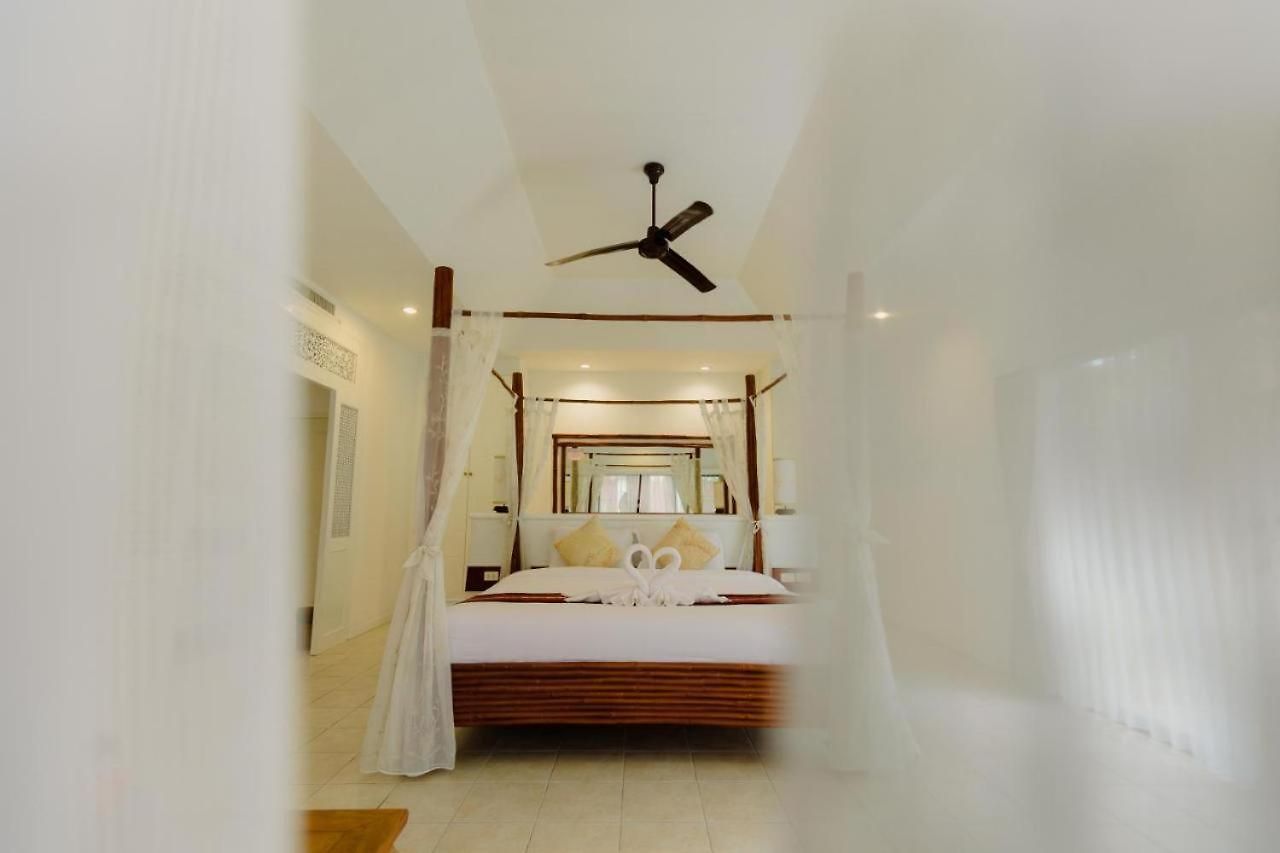 โรงแรม Raya Private Pool *