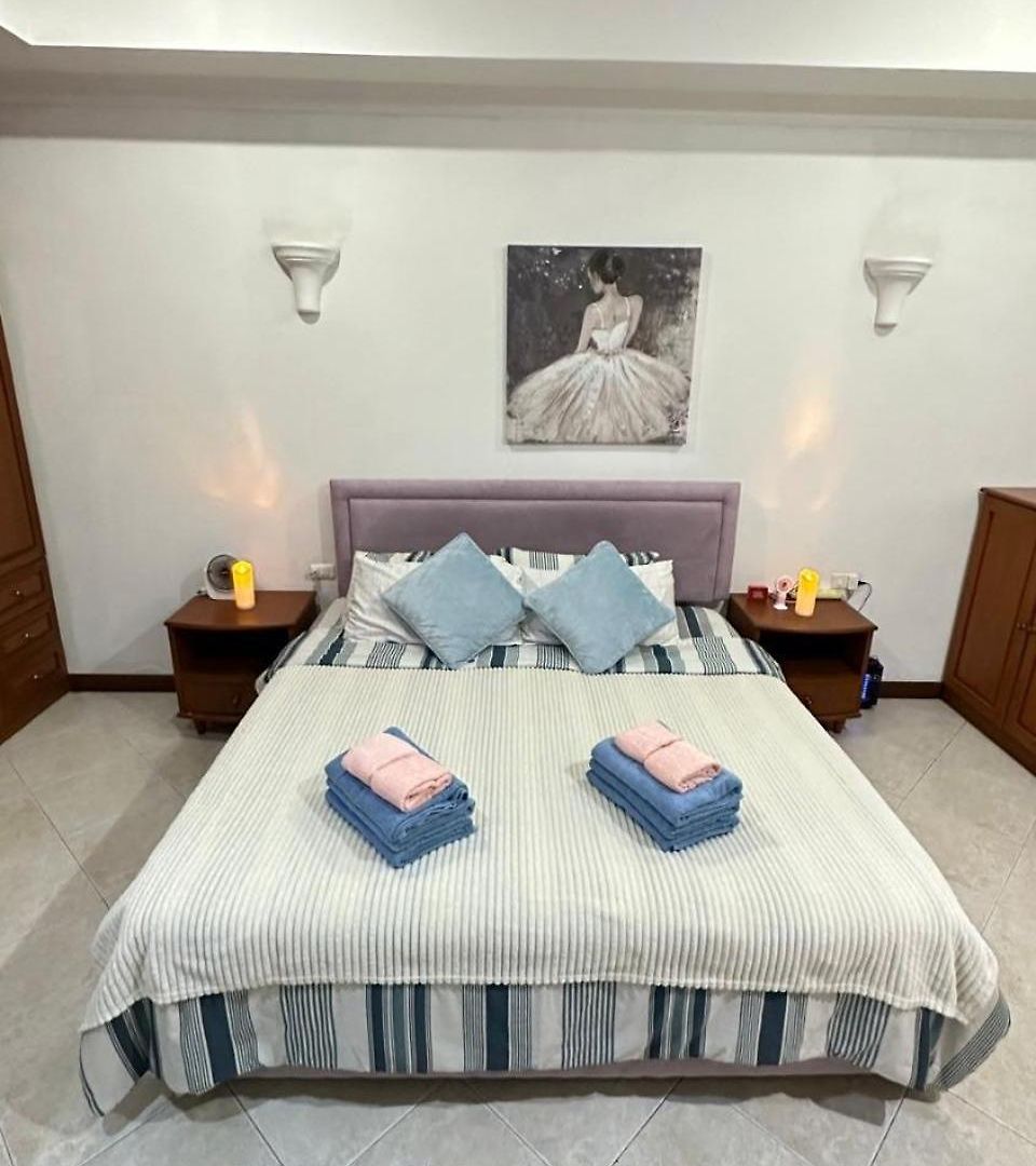 Luxury Semi-2bd Pool Near & Walking Street *