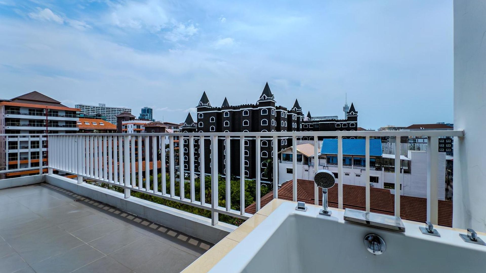 New Nordic 6 By Apartwell Apartment Pattaya