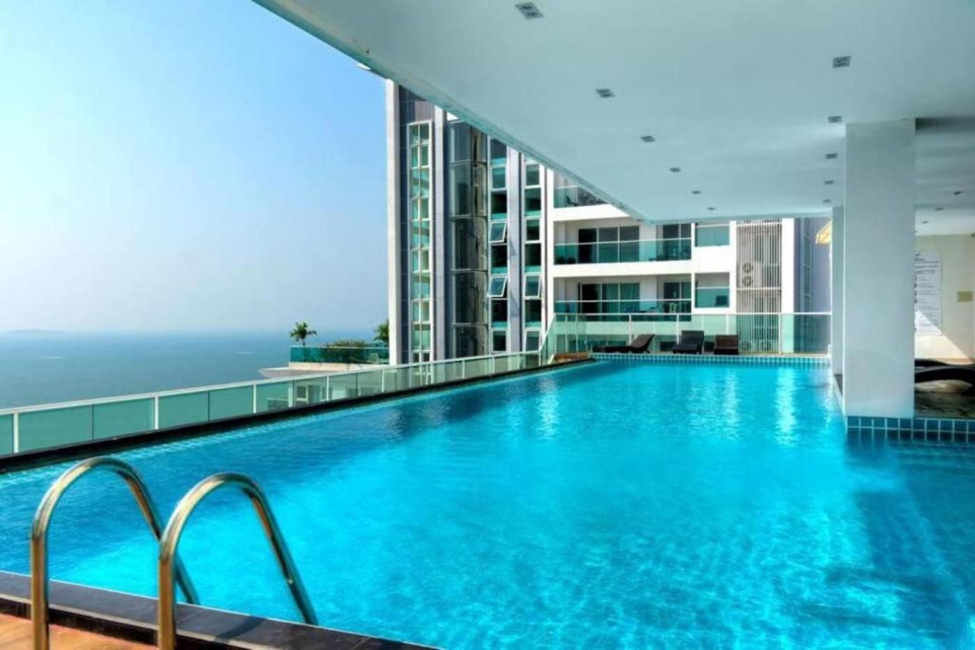 Apartment Penthouse With Great View *