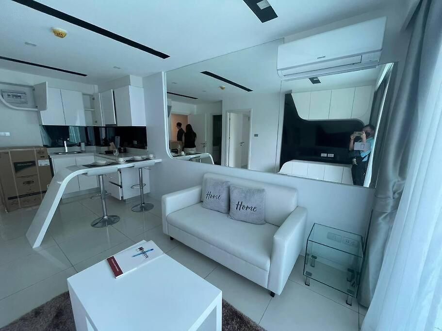 Center อพาร์ทเม้น *