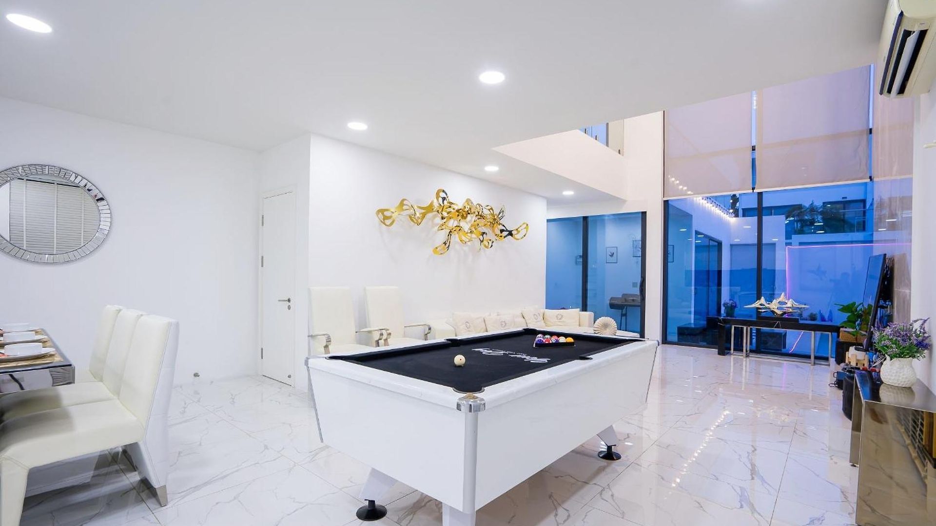 Your Days Pool Pattaya