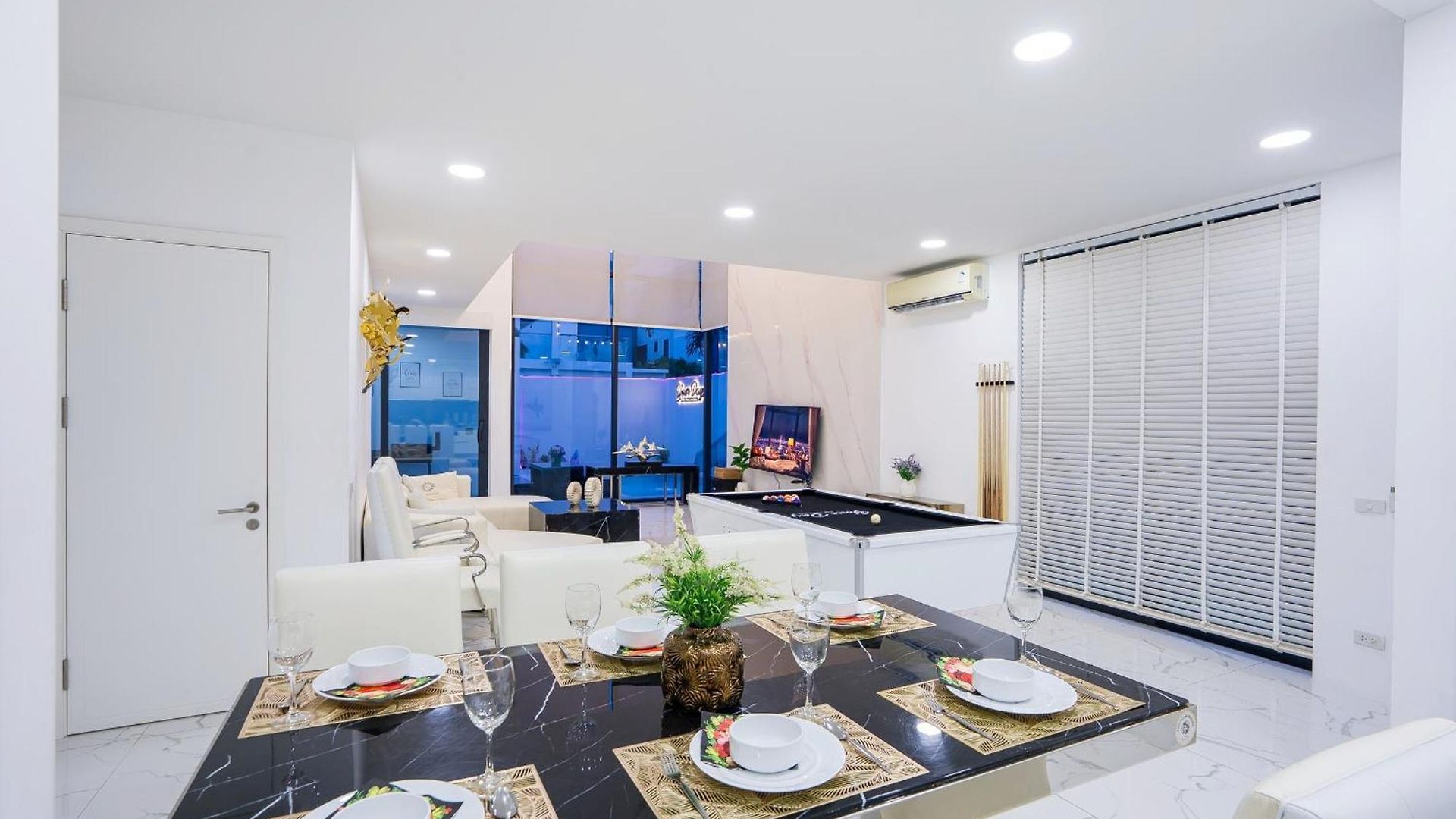 Your Days Pool Pattaya