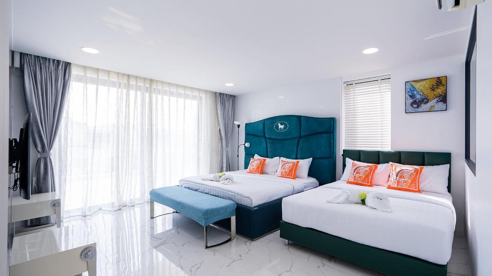 Your Days Pool Pattaya