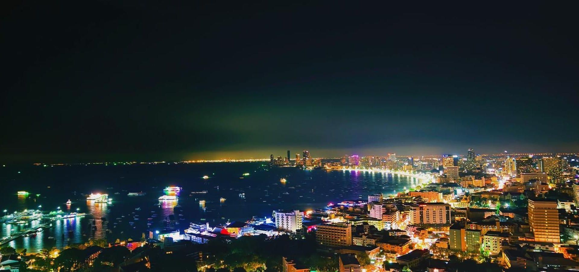 อพาร์ทเม้น Unixx Delux View Near Walking Street Pattaya