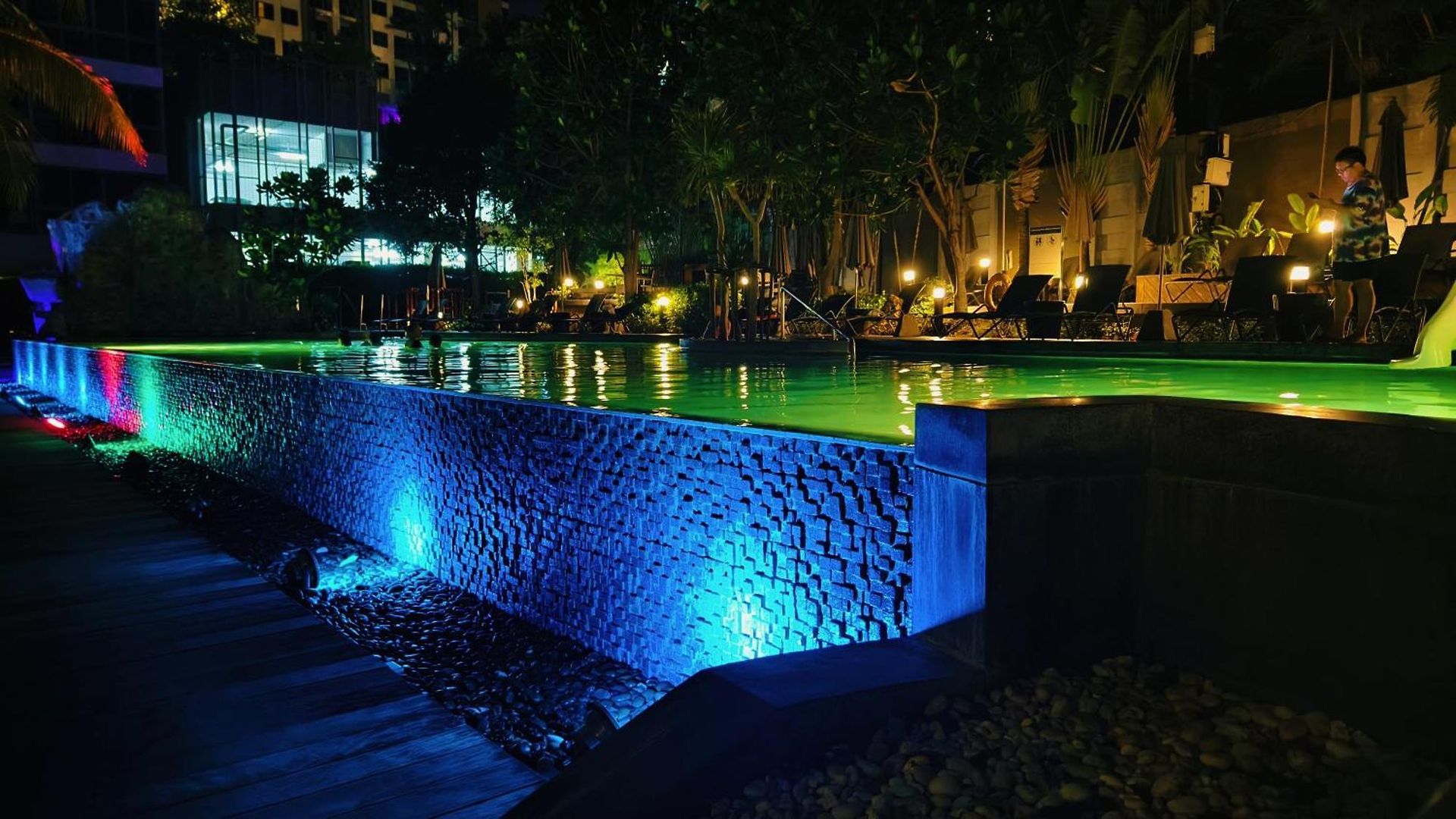 Unixx Delux View Near Walking Street