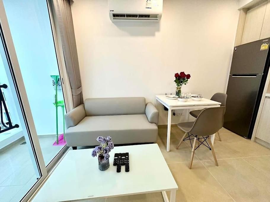 อพาร์ทเม้น Free Power&wifi,work Remotely, Kitchen,deal Pattaya