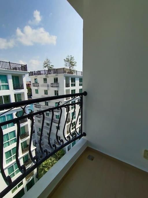 Free Power&wifi,work Remotely, Kitchen,deal