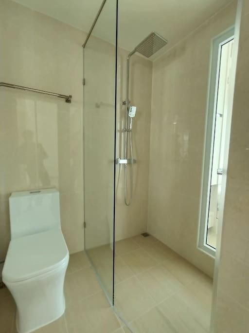 อพาร์ทเม้น Free Power&wifi,work Remotely, Kitchen,deal Pattaya
