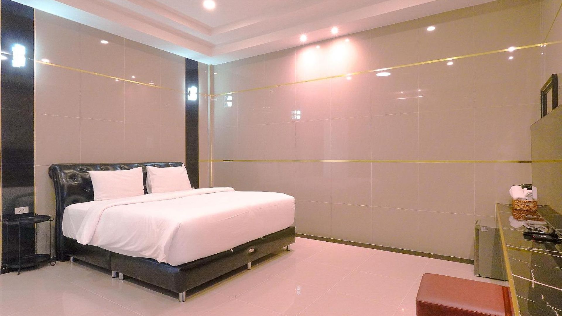 Pool * Pattaya