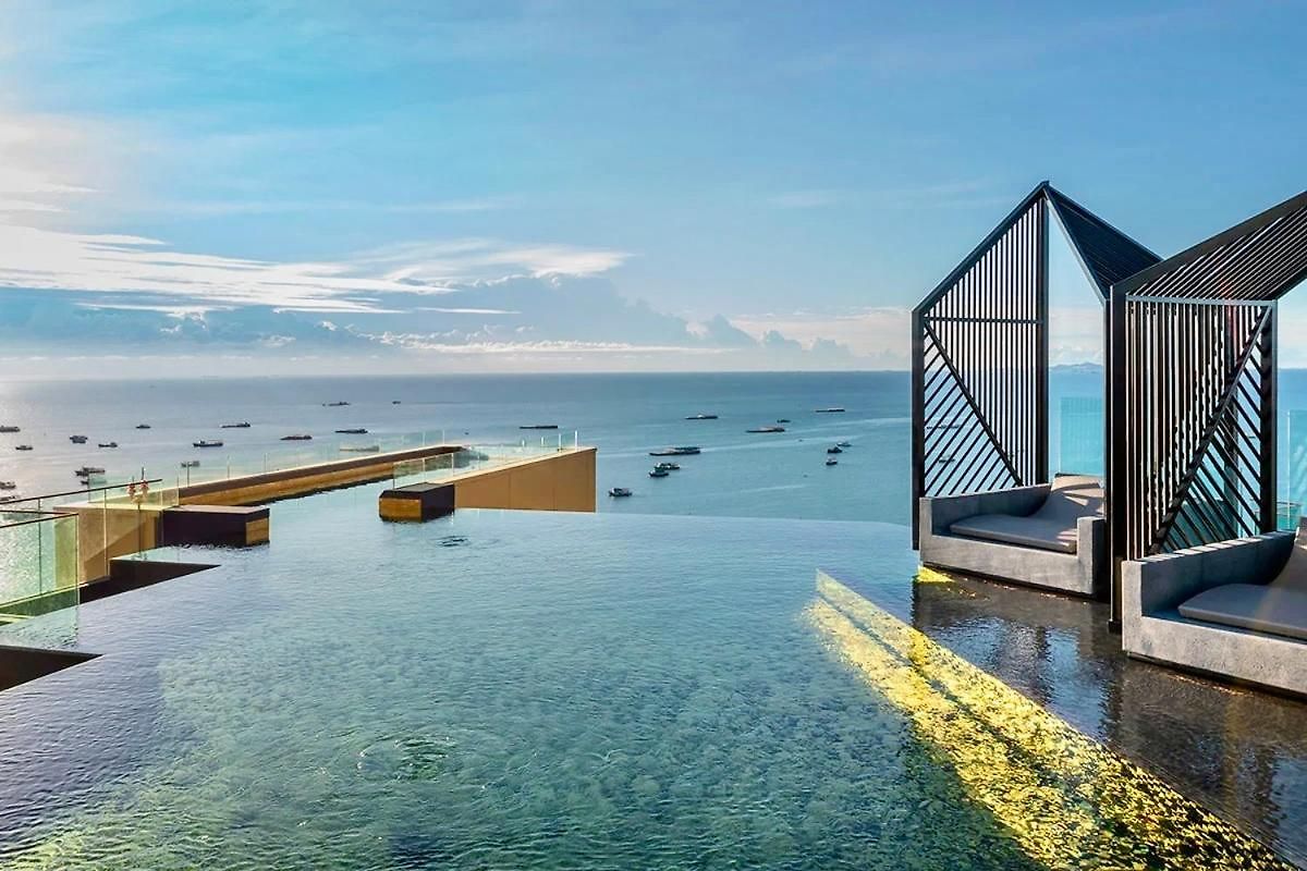 Edge Cozy Vacation Infinite Sky Pool Apartment Pattaya