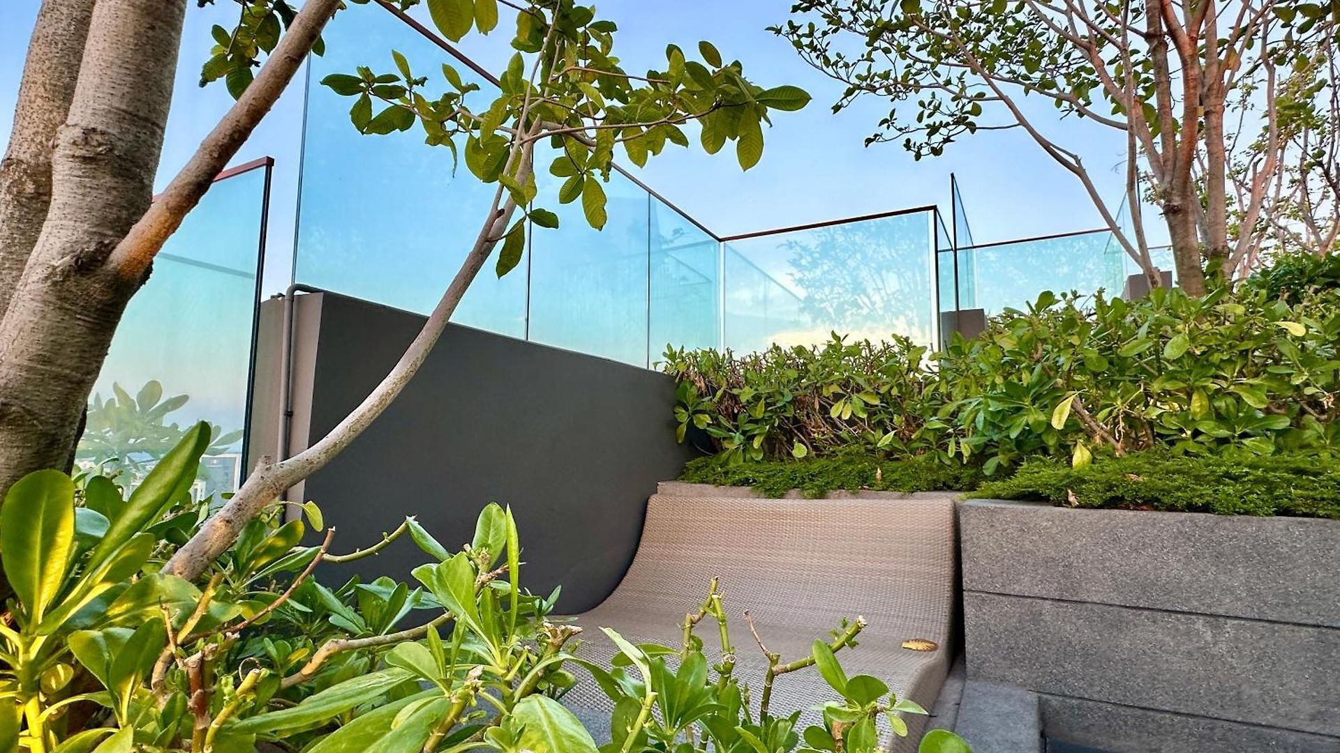 Edge Cozy Vacation Infinite Sky Pool Apartment *
