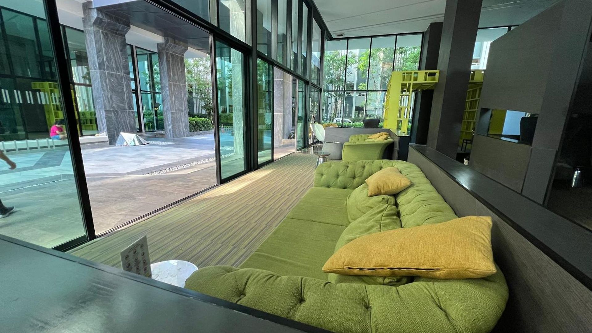 秘狗公寓the Base * Pattaya