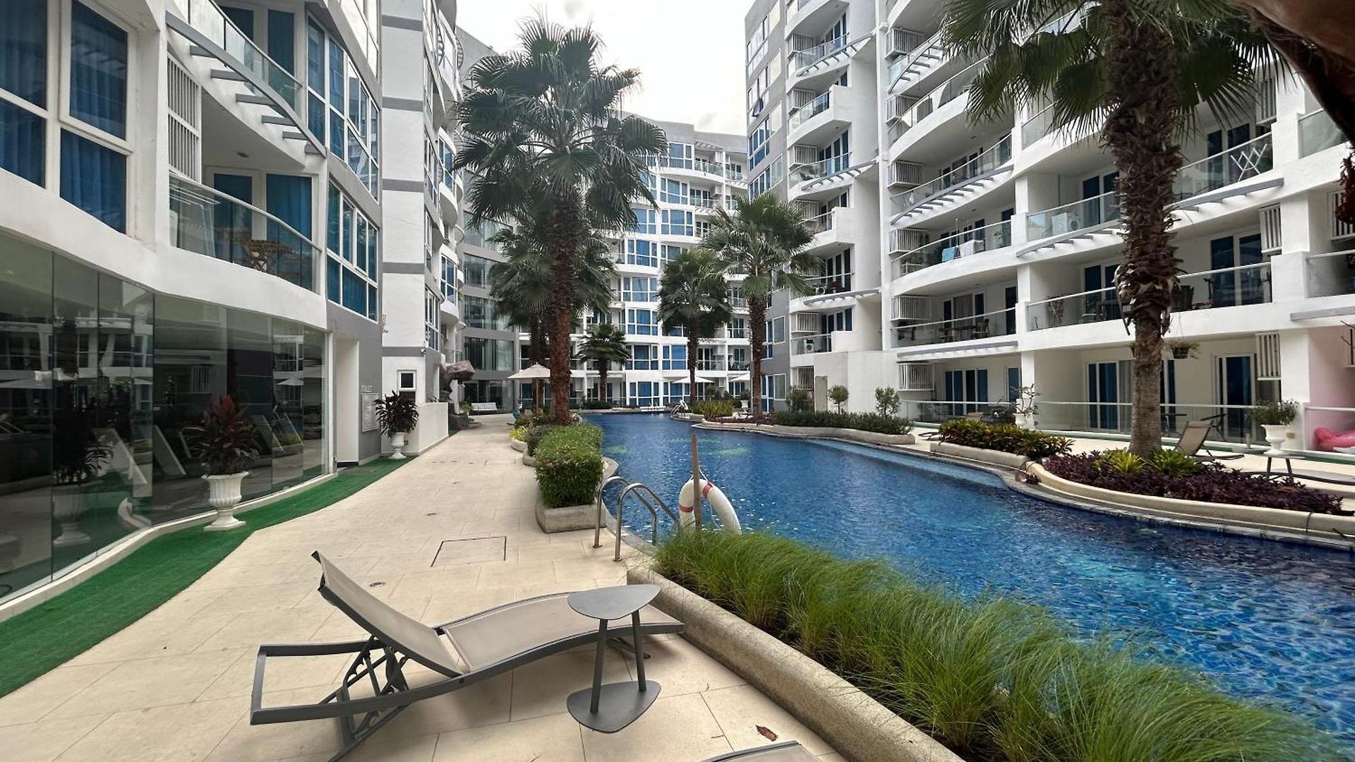 Apartment 秘狗公寓grand Avenue