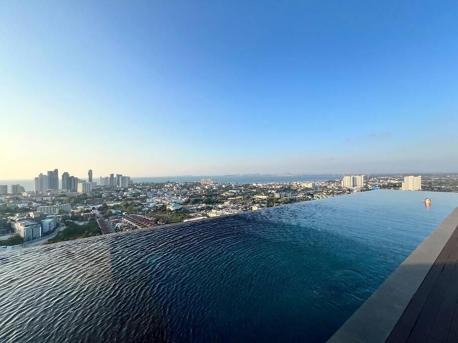 อพาร์ทเม้น Infinity Pool At Posh