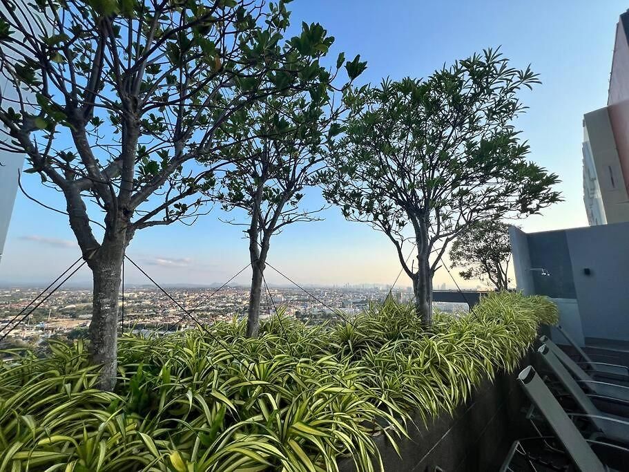 Infinity Pool At Posh อพาร์ทเม้น