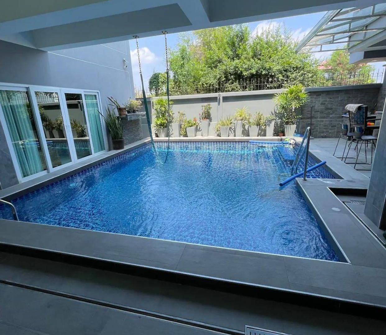 Michelle House Pool วิลล่า *