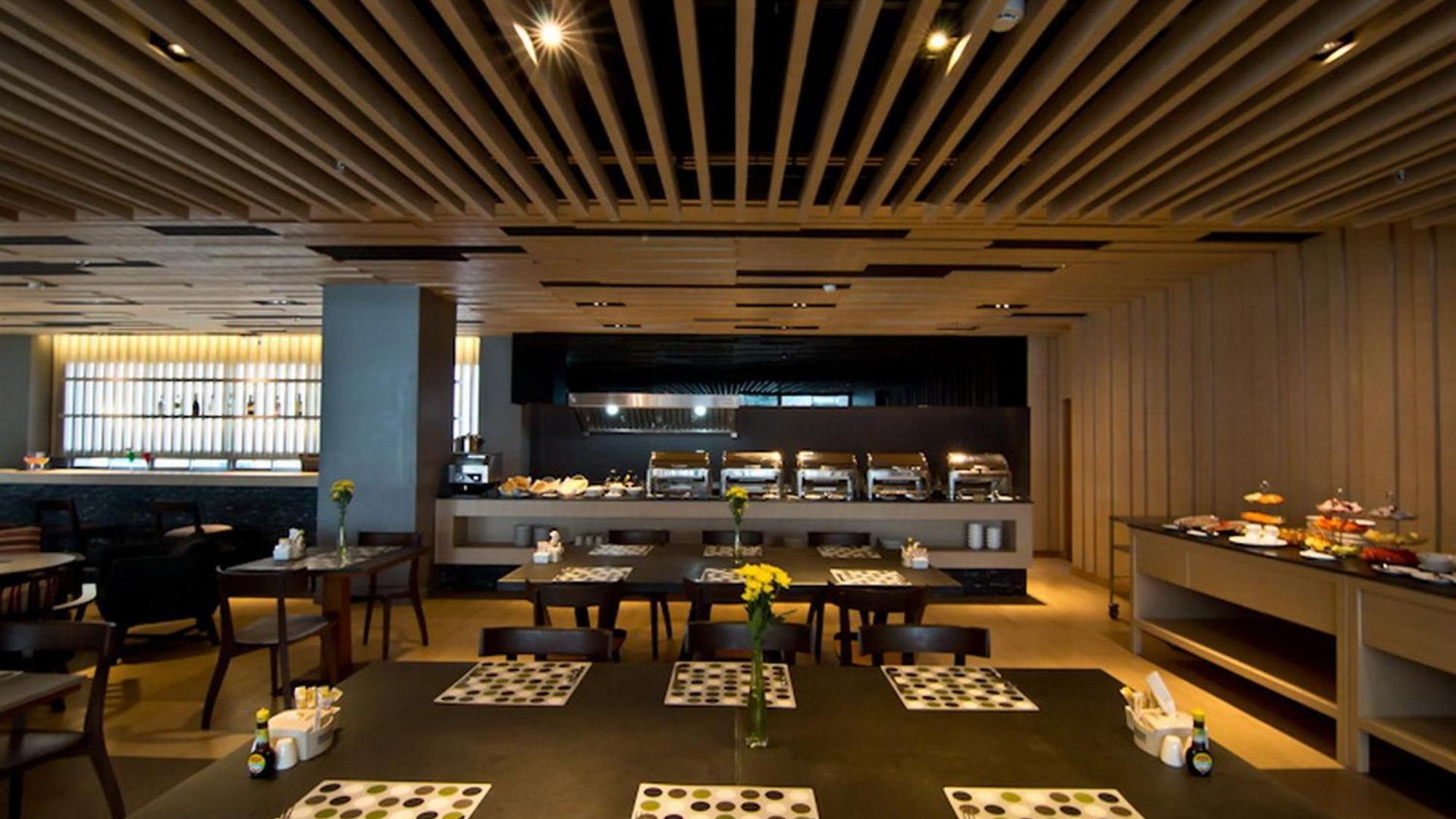 โรงแรม The Sun Xclusive